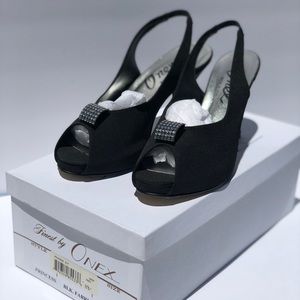 NWT Finest by Onex Princess Black Fabric Heels